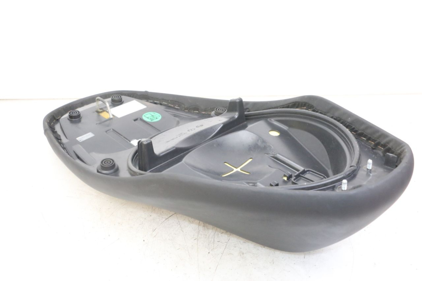 photo de ASIENTO YAMAHA NEO'S NEOS 2T EASY 50 (2013 - 2016) - Detalles de los puntos de fijación