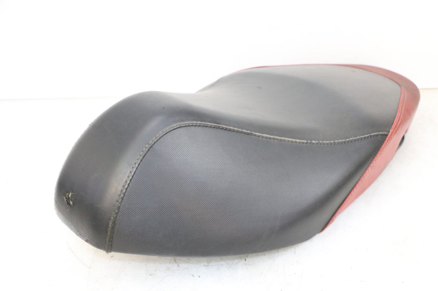 photo de ASIENTO PIAGGIO NEW TYPHOON 50 (2018 - 2021) - Zoom sobre los componentes