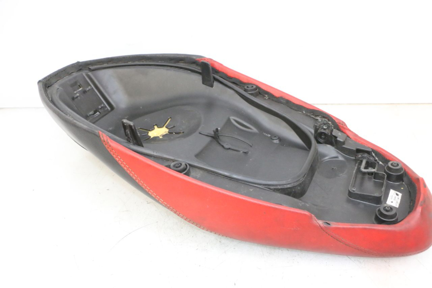 photo de ASIENTO PIAGGIO NEW TYPHOON 50 (2018 - 2021) - Foto de producto adicional