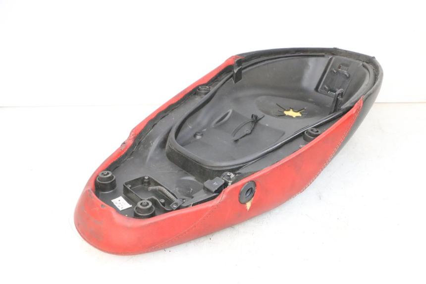 photo de ASIENTO PIAGGIO NEW TYPHOON 50 (2018 - 2021) - Perfil de la pieza de repuesto