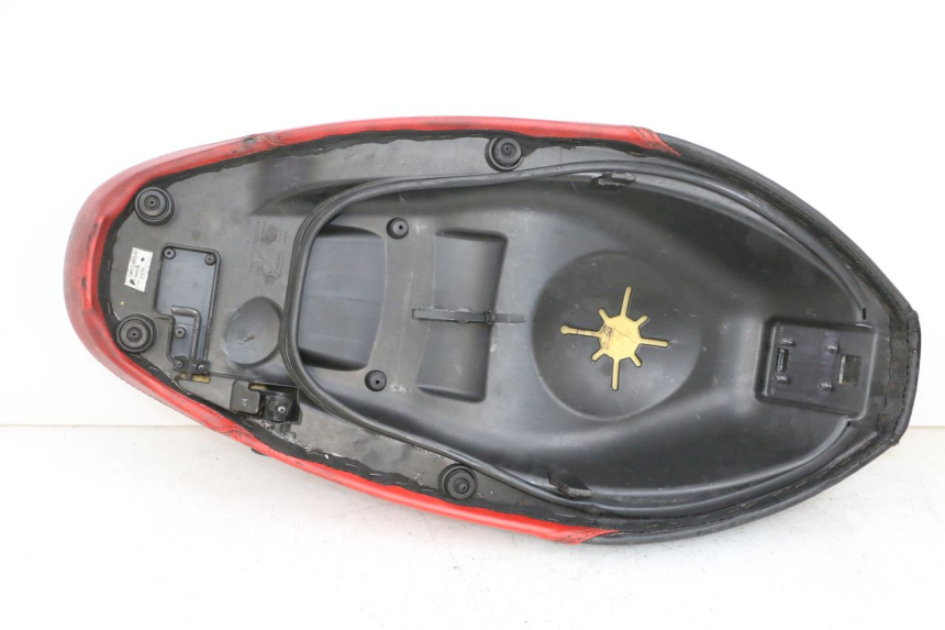 photo de ASIENTO PIAGGIO NEW TYPHOON 50 (2018 - 2021) - Zoom estado de uso