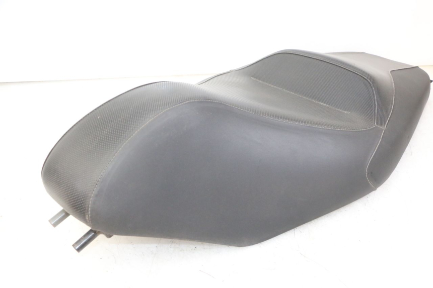photo de ASIENTO GILERA NEXUS 125 (2009 - 2013) - Detalles de los puntos de fijación
