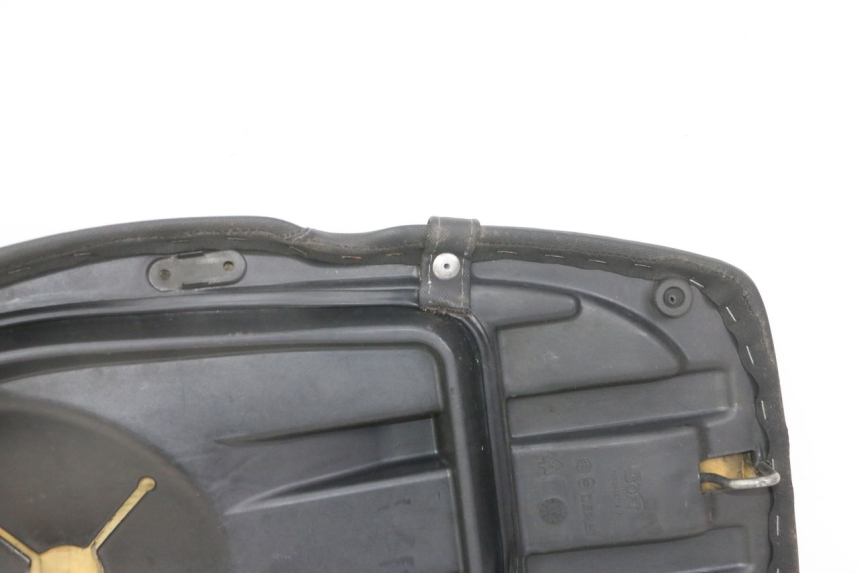 photo de ASIENTO PIAGGIO NRG POWER PUREJET 50 (2018 - 2021) - Estado de la superficie y material