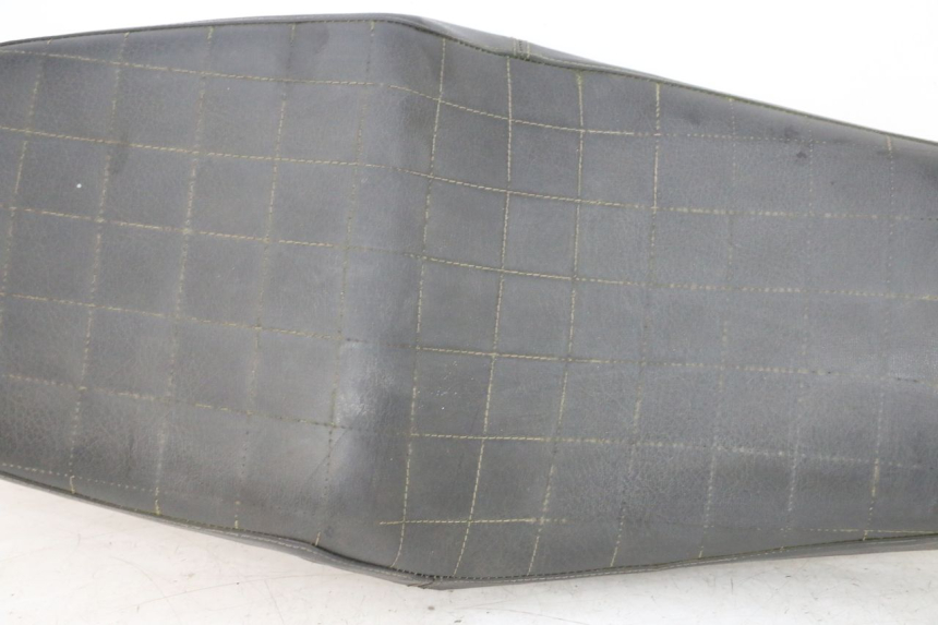 photo de ASIENTO HONDA NSR R 125 (1994 - 2003) - Enfoque en la estructura