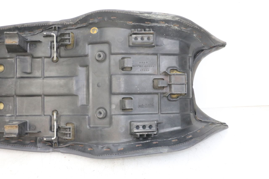 photo de ASIENTO HONDA NTV DEAUVILLE 650 (1998 - 2001) - Características distintivas