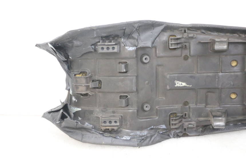 photo de ASIENTO HONDA NTV DEAUVILLE 650 (1998 - 2001) - Detalles de los puntos de fijación