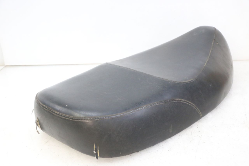 photo de ASIENTO JM MOTORS OLDIES GT 4T 50 (2018 - 2025) - Estado de la superficie y material