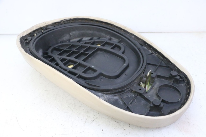 photo de ASIENTO JM MOTORS OLDIES GT 4T 50 (2018 - 2025) - Detalle de la pieza