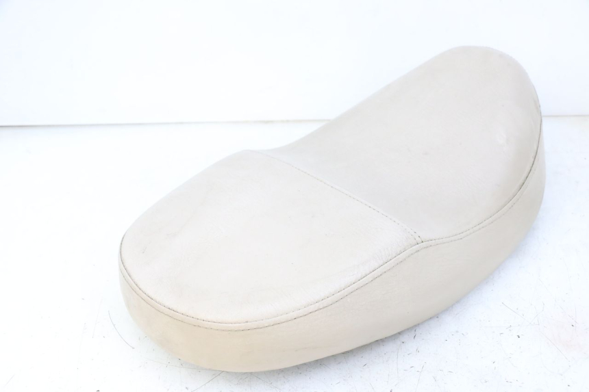 photo de ASIENTO JM MOTORS OLDIES GT 4T 50 (2018 - 2025) - Primer plano de alta resolución