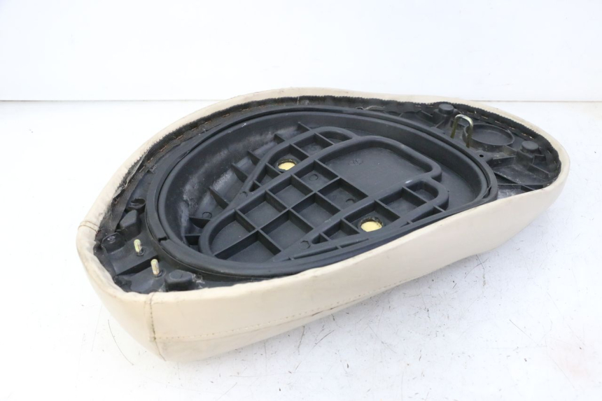 photo de ASIENTO JM MOTORS OLDIES GT 4T 50 (2018 - 2025) - Zoom estado de uso