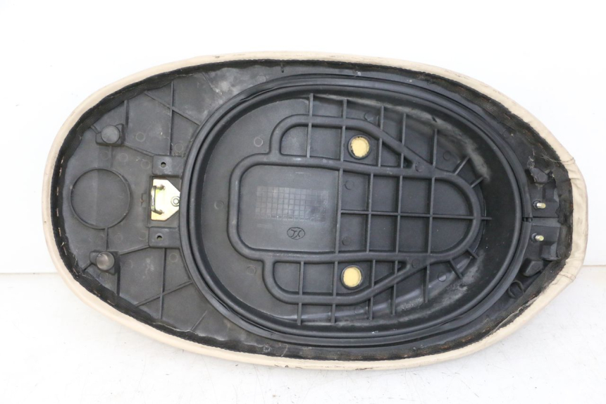 photo de ASIENTO JM MOTORS OLDIES GT 4T 50 (2018 - 2025) - Detalles de los puntos de fijación