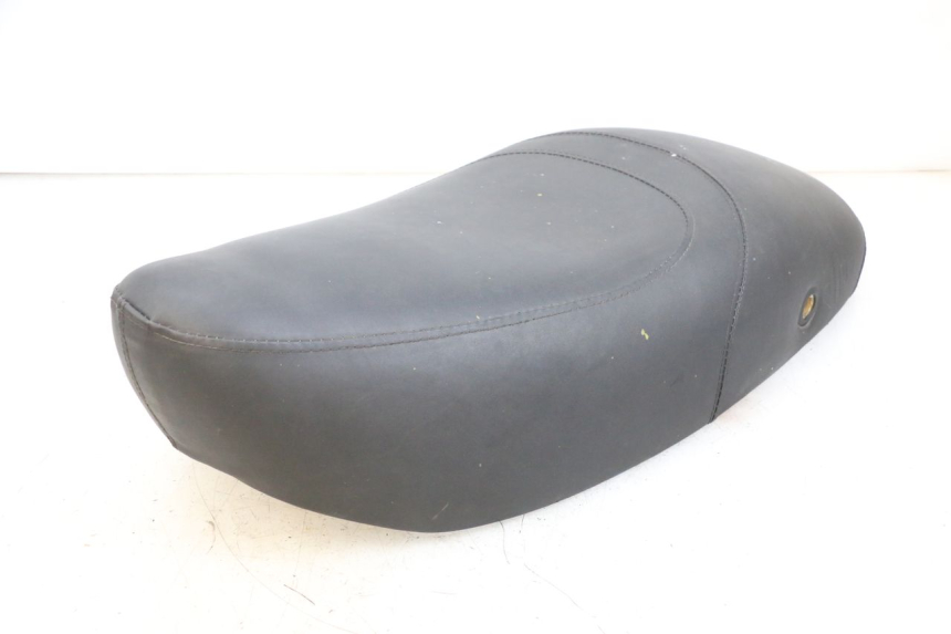 photo de ASIENTO JM MOTORS OLDIES GT 4T 50 (2018 - 2025) - Detalle de la pieza