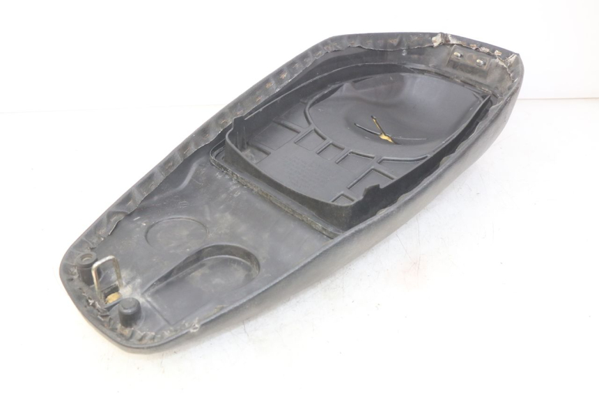 photo de ASIENTO SYM ORBIT 2 4T 50 (2008 - 2017) - Detalles de los puntos de fijación