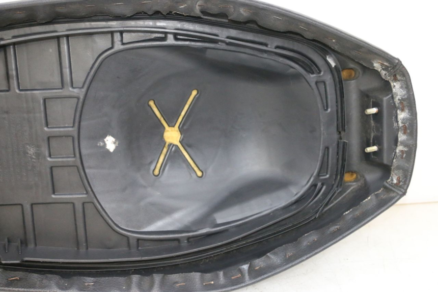 photo de ASIENTO SYM ORBIT 2 4T 50 (2008 - 2017) - Detalles de los puntos de fijación