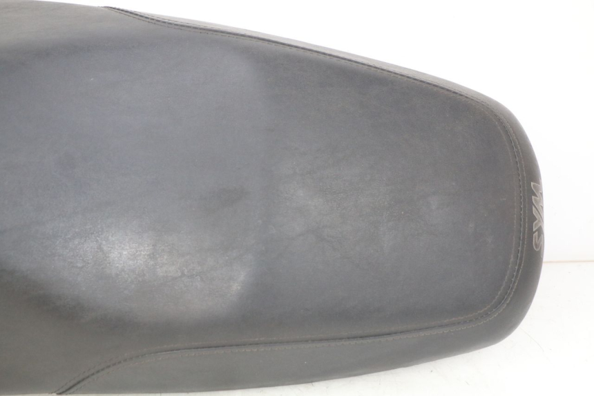 photo de ASIENTO SYM ORBIT III 3 4T 50 (2021 - 2025) - Características distintivas