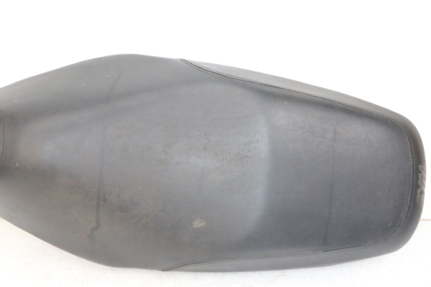 photo de ASIENTO SYM ORBIT III 3 4T 50 (2018 - 2021) - Detalle de la pieza