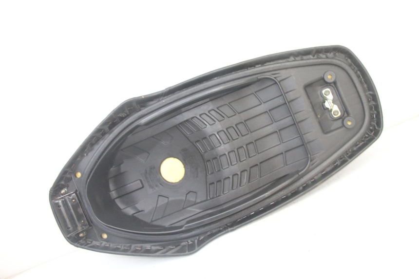 photo de ASIENTO SYM ORBIT III 3 4T 50 (2021 - 2025) - Detalles de los puntos de fijación