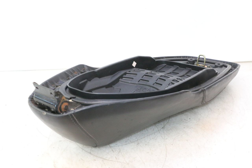 photo de ASIENTO SYM ORBIT III 3 4T 50 (2021 - 2025) - Zoom sobre los componentes