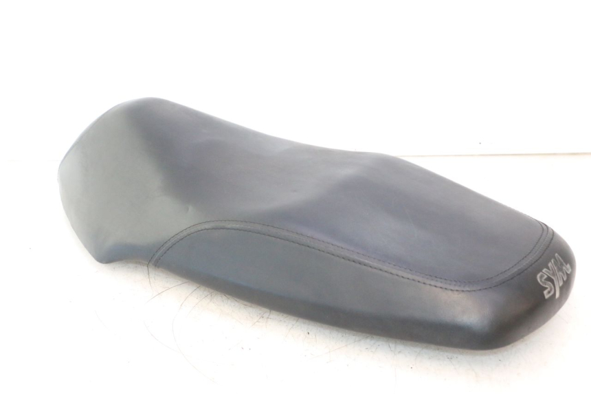 photo de ASIENTO SYM ORBIT III 3 4T 50 (2021 - 2025) - Detalles de los puntos de fijación