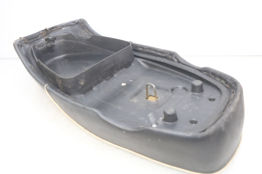 photo de ASIENTO TNT MOTOR OTTO 2T 50 (2012 - 2018) - Primer plano técnico