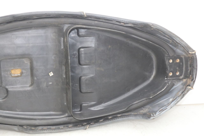 photo de ASIENTO TNT MOTOR OTTO 2T 50 (2012 - 2018) - Detalles de los puntos de fijación