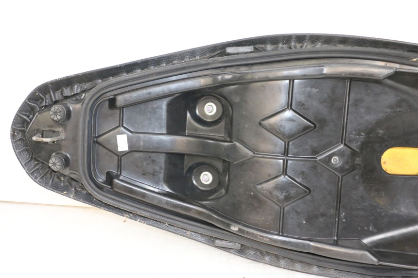 photo de ASIENTO HONDA PCX (JF28) 125 (2009 - 2011) - Zoom sobre los componentes
