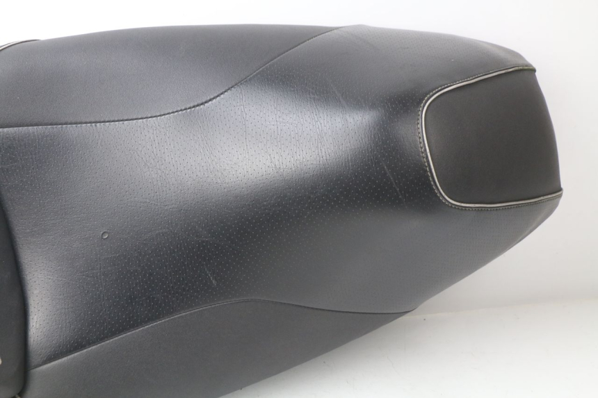 photo de ASIENTO HONDA PCX (JF47) 125 (2012 - 2013) - Primer plano de alta resolución