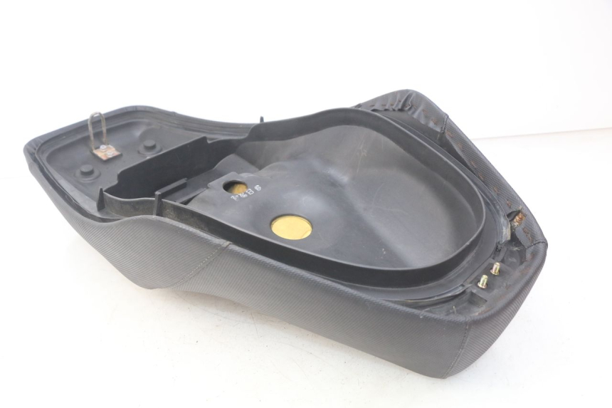 photo de ASIENTO KYMCO PEOPLE 250 (2004 - 2008) - Detalles de los puntos de fijación