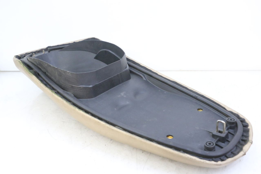 photo de ASIENTO PEUGEOT BELVILLE 125 (2017 - 2021) - Estado de la superficie y material