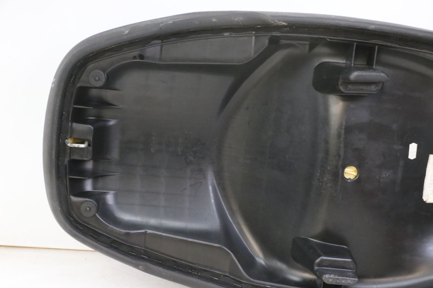 photo de ASIENTO PEUGEOT CITYSTAR 2T 50 (2018 - 2021) - Primer plano de alta resolución