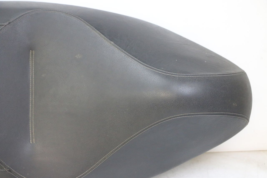 photo de ASIENTO PEUGEOT CITYSTAR 2T 50 (2018 - 2021) - Enfoque en la estructura