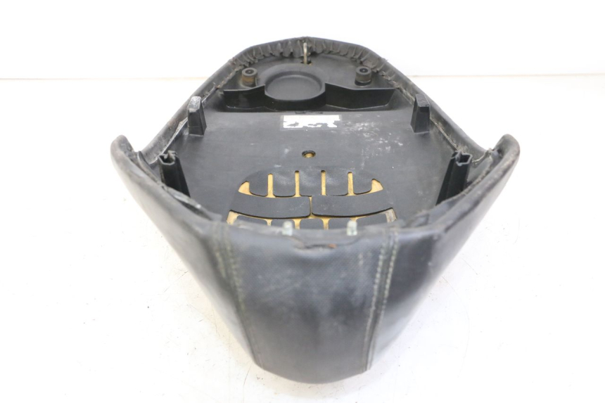 photo de ASIENTO PEUGEOT KISBEE 2T 50 (2010 - 2017) - Estado de la superficie y material