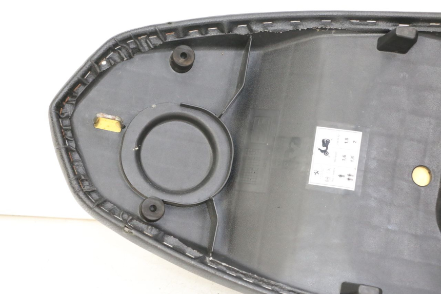 photo de ASIENTO PEUGEOT KISBEE 4T 50 (2018 - 2022) - Zoom sobre los componentes