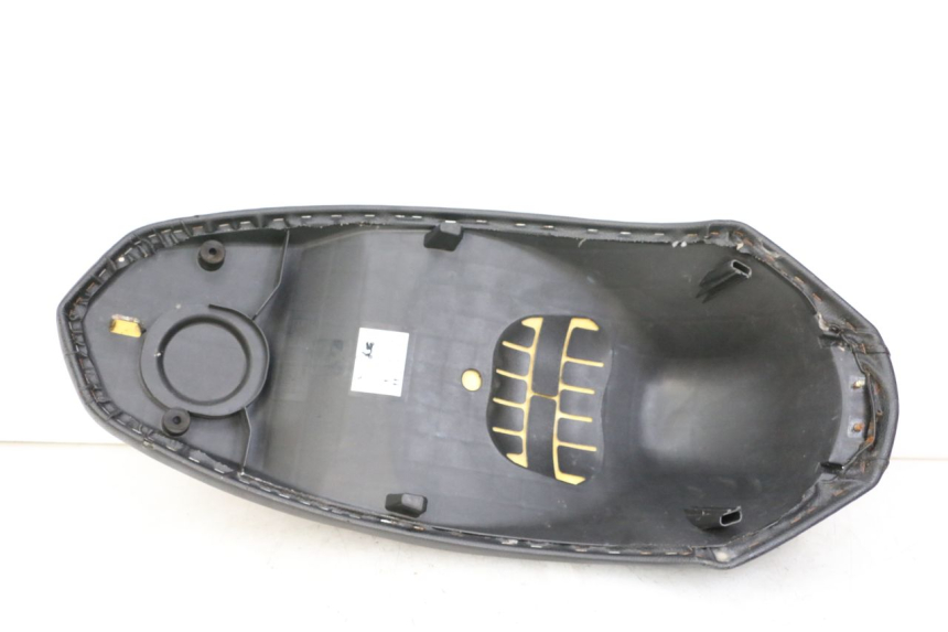 photo de ASIENTO PEUGEOT KISBEE 4T 50 (2018 - 2022) - Primer plano de alta resolución