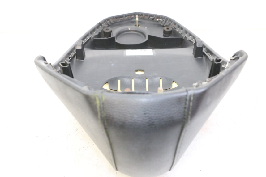 photo de ASIENTO PEUGEOT KISBEE 4T 50 (2018 - 2022) - Detalles de los puntos de fijación