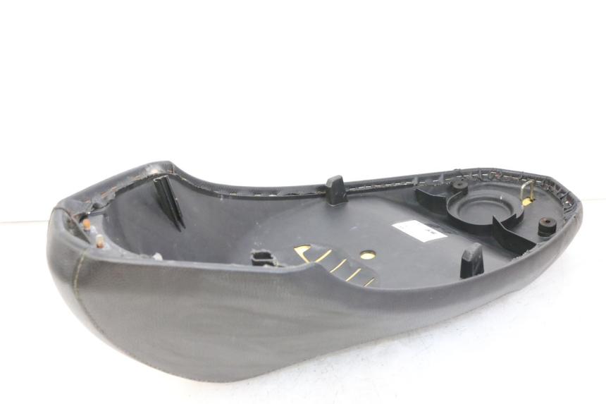 photo de ASIENTO PEUGEOT KISBEE 4T 50 (2018 - 2022) - Estado de la superficie y material