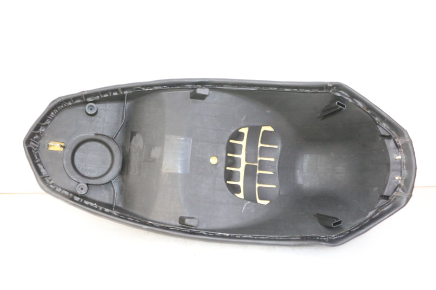 photo de ASIENTO PEUGEOT KISBEE 4T 50 (2010 - 2017) - Detalle de la pieza