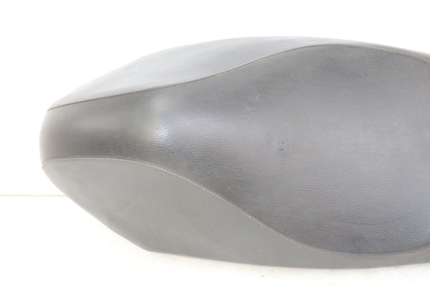 photo de ASIENTO PEUGEOT KISBEE 4T 50 (2010 - 2017) - Perfil de la pieza de repuesto