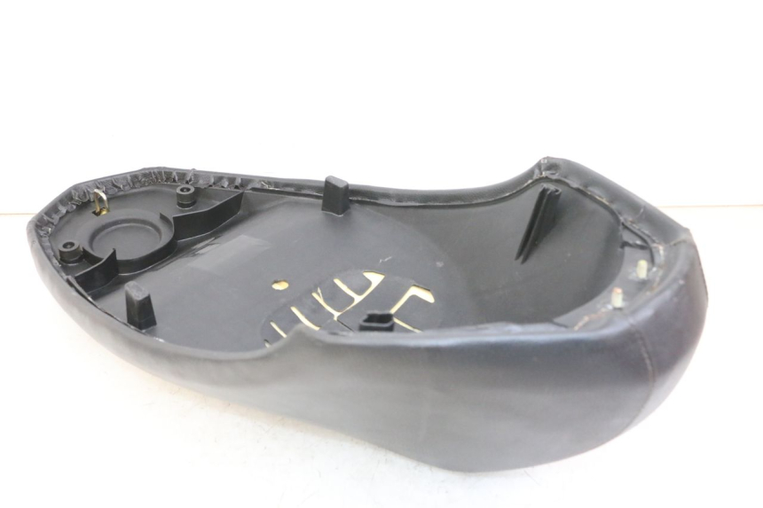 photo de ASIENTO PEUGEOT KISBEE 4T 50 (2010 - 2017) - Zoom estado de uso