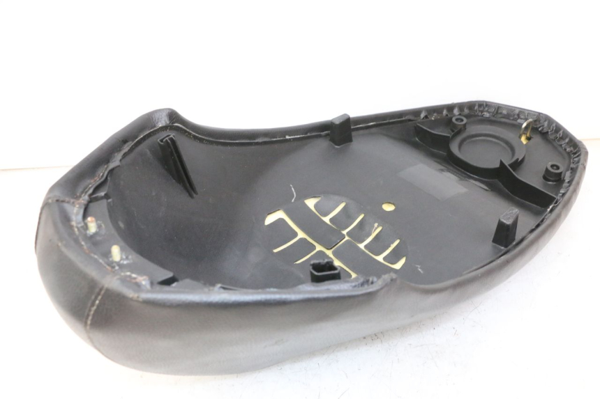 photo de ASIENTO PEUGEOT KISBEE 4T 50 (2010 - 2017) - Primer plano técnico