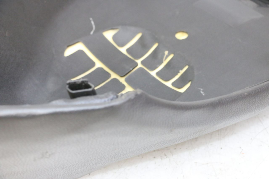 photo de ASIENTO PEUGEOT KISBEE 4T 50 (2010 - 2017) - Detalles de los puntos de fijación