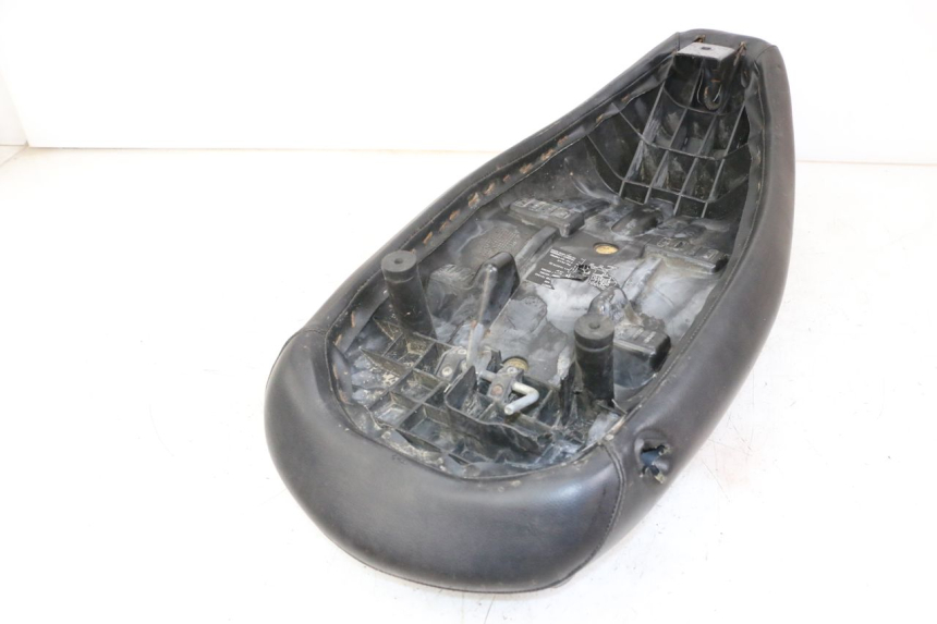 photo de ASIENTO PEUGEOT LUDIX 50 (2005 - 2007) - Estado de la superficie y material