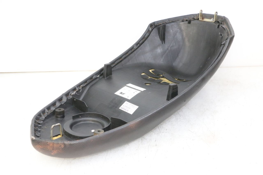 photo de ASIENTO PEUGEOT STREETZONE 4T 50 (2018 - 2023) - Características distintivas