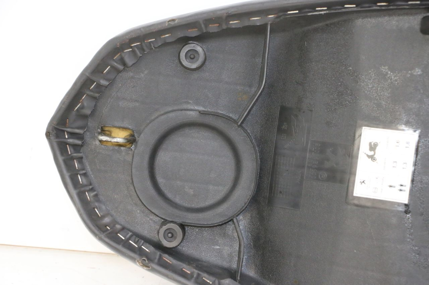 photo de ASIENTO PEUGEOT STREETZONE I 2T 50 (2018 - 2020) - Primer plano de alta resolución