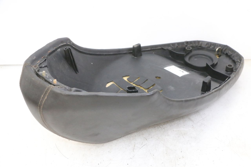 photo de ASIENTO PEUGEOT STREETZONE I 2T 50 (2018 - 2020) - Detalles de los puntos de fijación