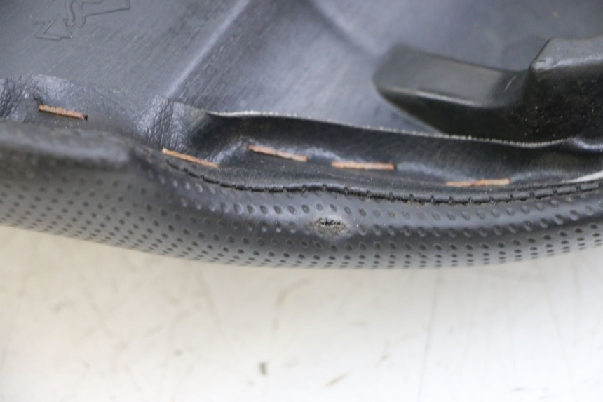 photo de ASIENTO PEUGEOT TKR TREKKER FURIOUS 50 (2005 - 2014) - Detalle de la pieza