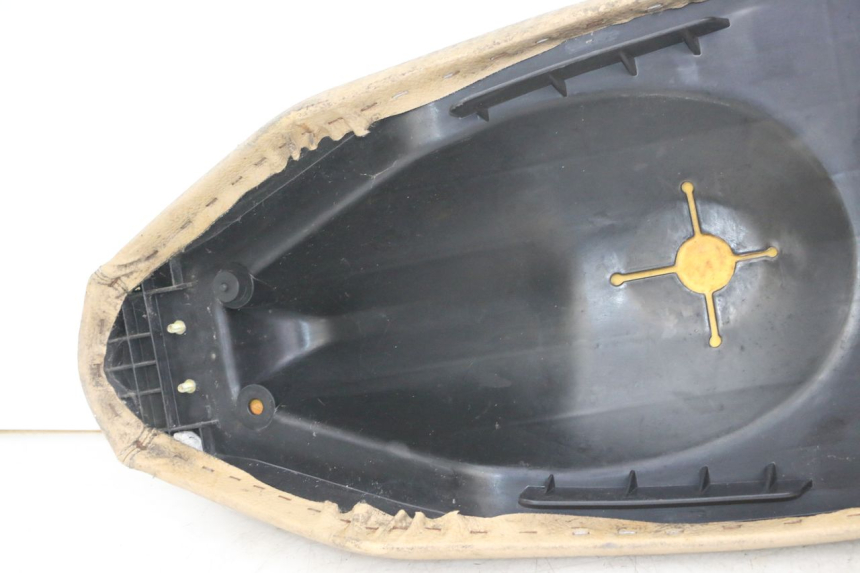 photo de ASIENTO PEUGEOT VIVACITY 125 (2010 - 2017) - Zoom sobre los componentes