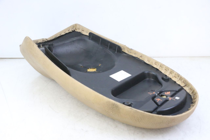 photo de ASIENTO PEUGEOT VIVACITY 125 (2010 - 2017) - Detalles de los puntos de fijación