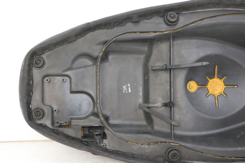 photo de ASIENTO PIAGGIO NEW TYPHOON 50 (2010 - 2017) - Primer plano de alta resolución