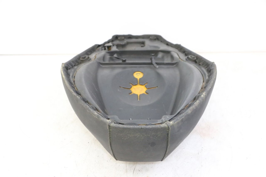 photo de ASIENTO PIAGGIO NEW TYPHOON 50 (2010 - 2017) - Detalles de los puntos de fijación